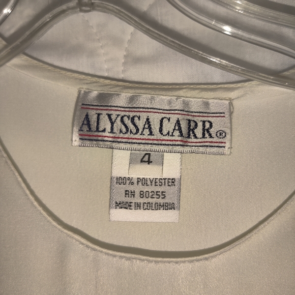 White blouse - Picture 2 of 2